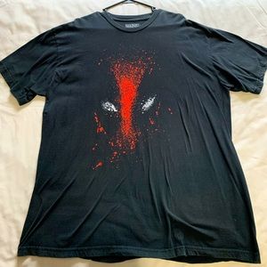 Men’s 2Xl Large Tee /Marvel-Deadpool/ in great condition/ color- Black /